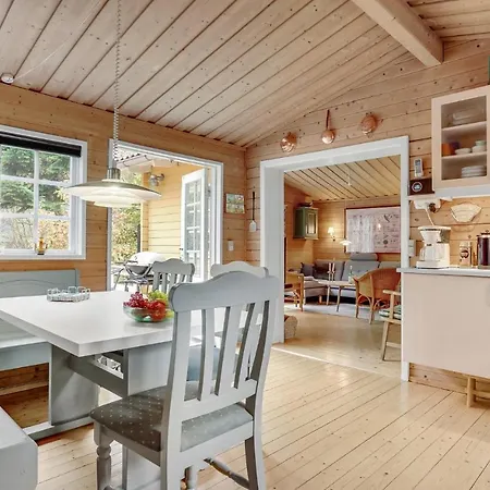 3 Bedroom Cozy In Prázdninový dům *