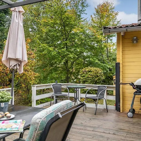 3 Bedroom Cozy In Prázdninový dům *